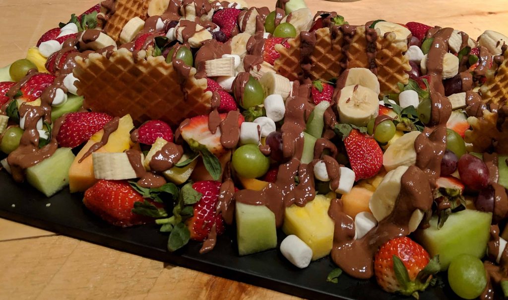 fruits chocolate fondue sweet table Cabane à sucre Constantin