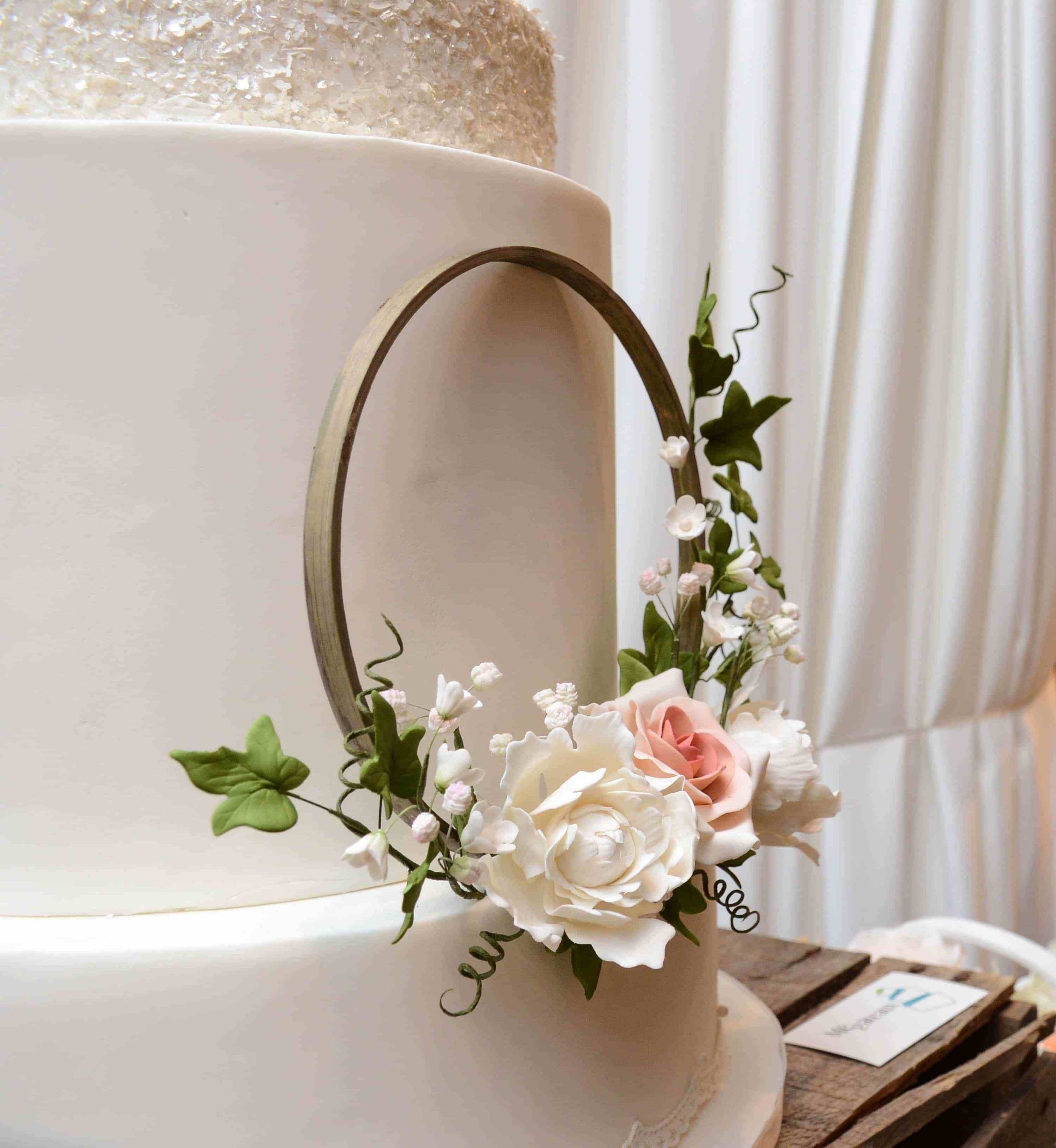 trends-cakes-wedding-flowers-hoop-cabane-sucre-constantin